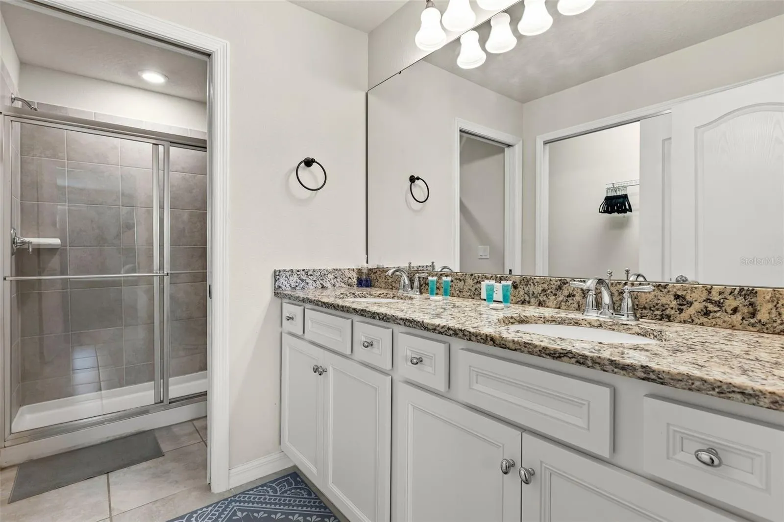 Primary Bathroom (Second level)