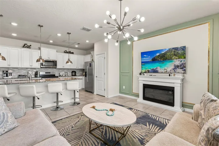 Living/kitchen combo