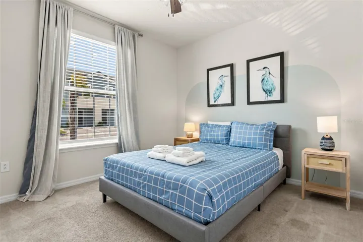 Bedroom 2 (First level)