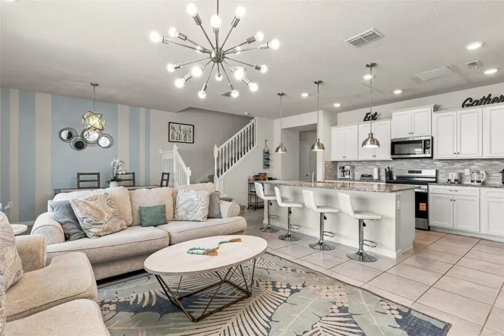 Living/kitchen combo