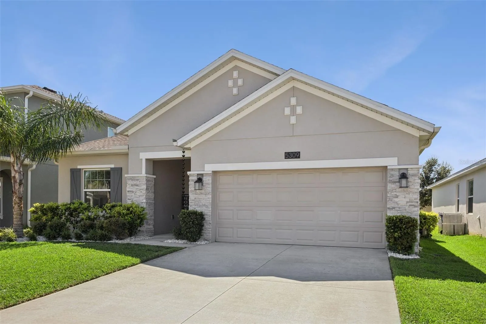 Like New Exterior &amp; Lawn