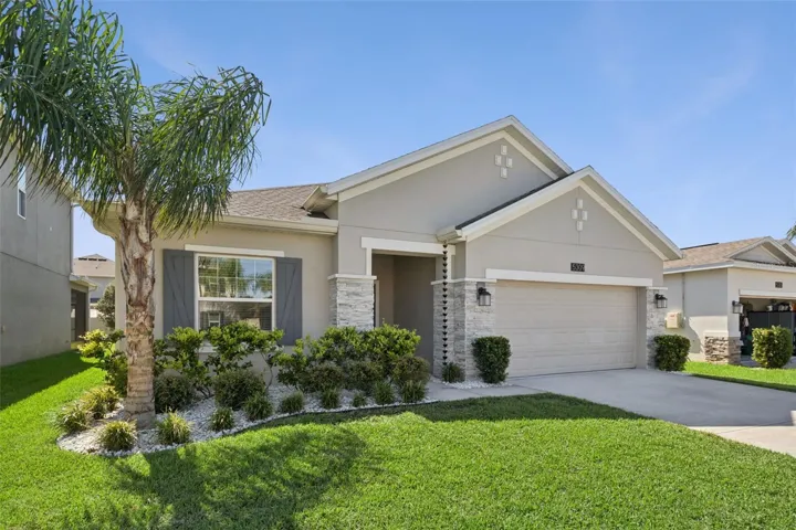 Meticulously Maintained Breezy Landscaping