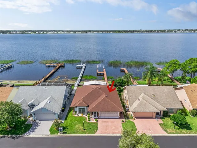Stunning lakefront home