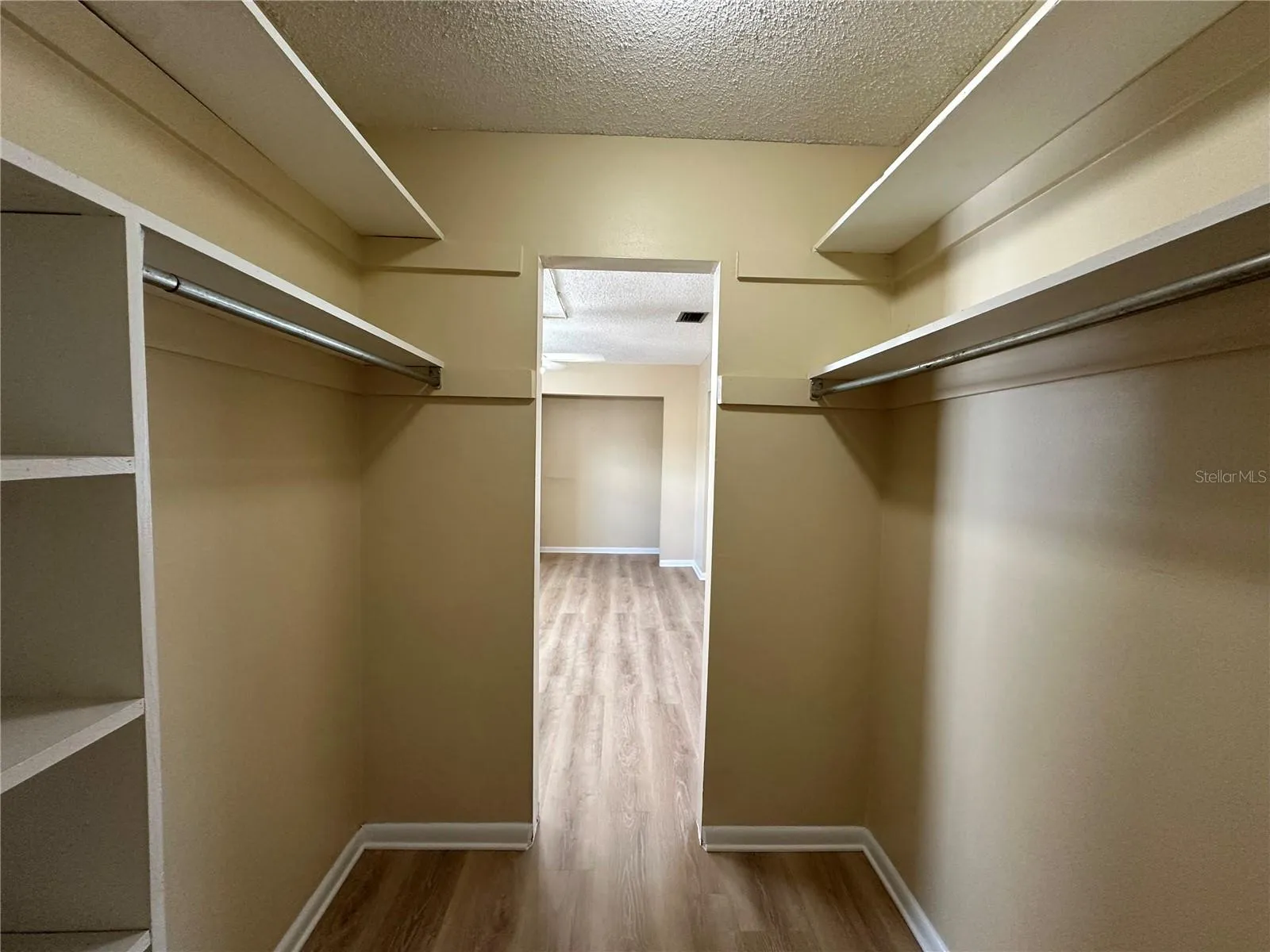 2nd bed closet
