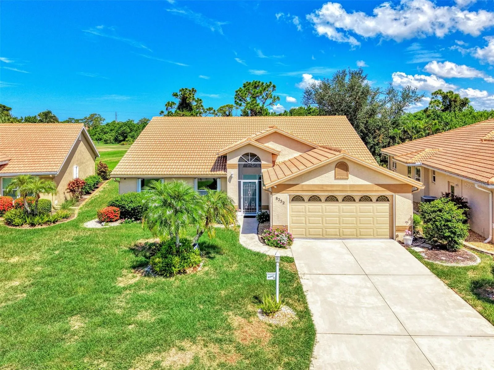 8252 Parkside