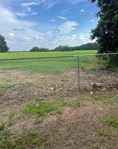 No backyard neighbors!