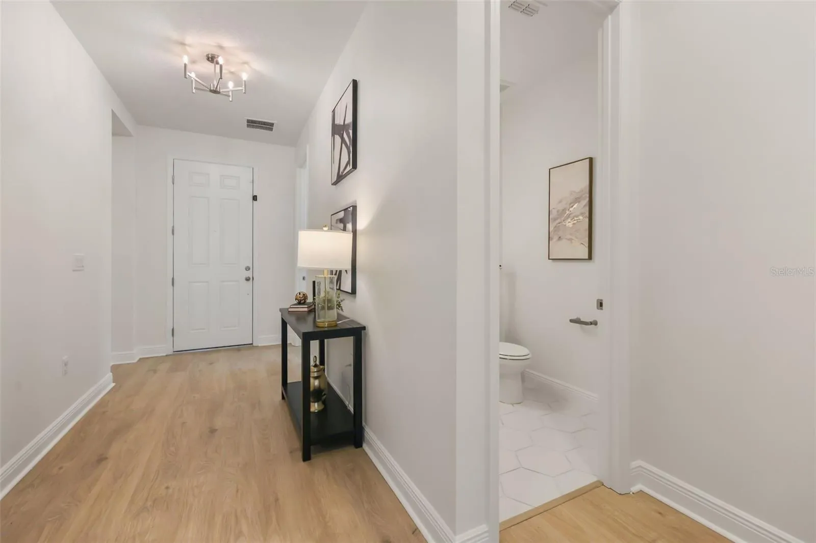 Front hallway half bath