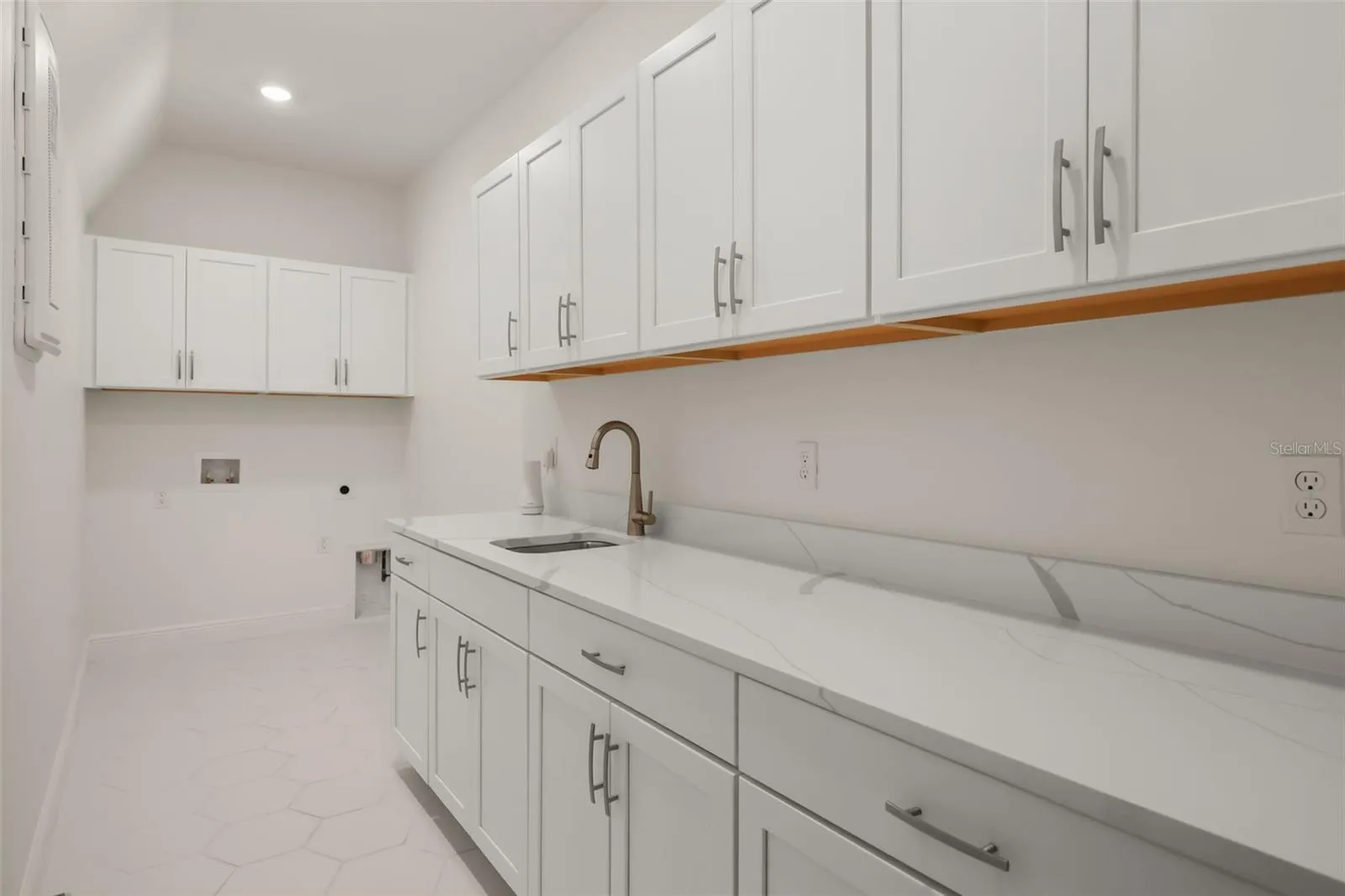 1st floor laundry room