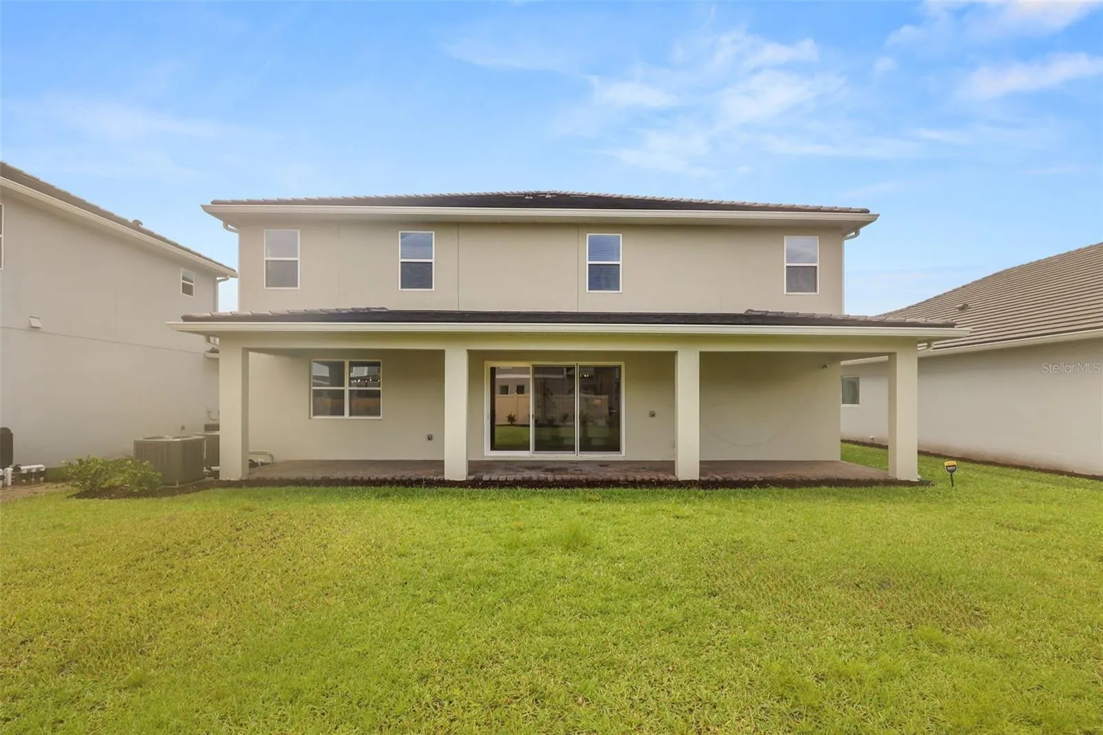 Large back yard with plenty of space for a pool