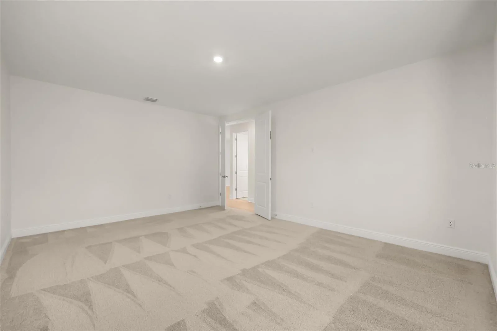 2nd floor guest bedroom