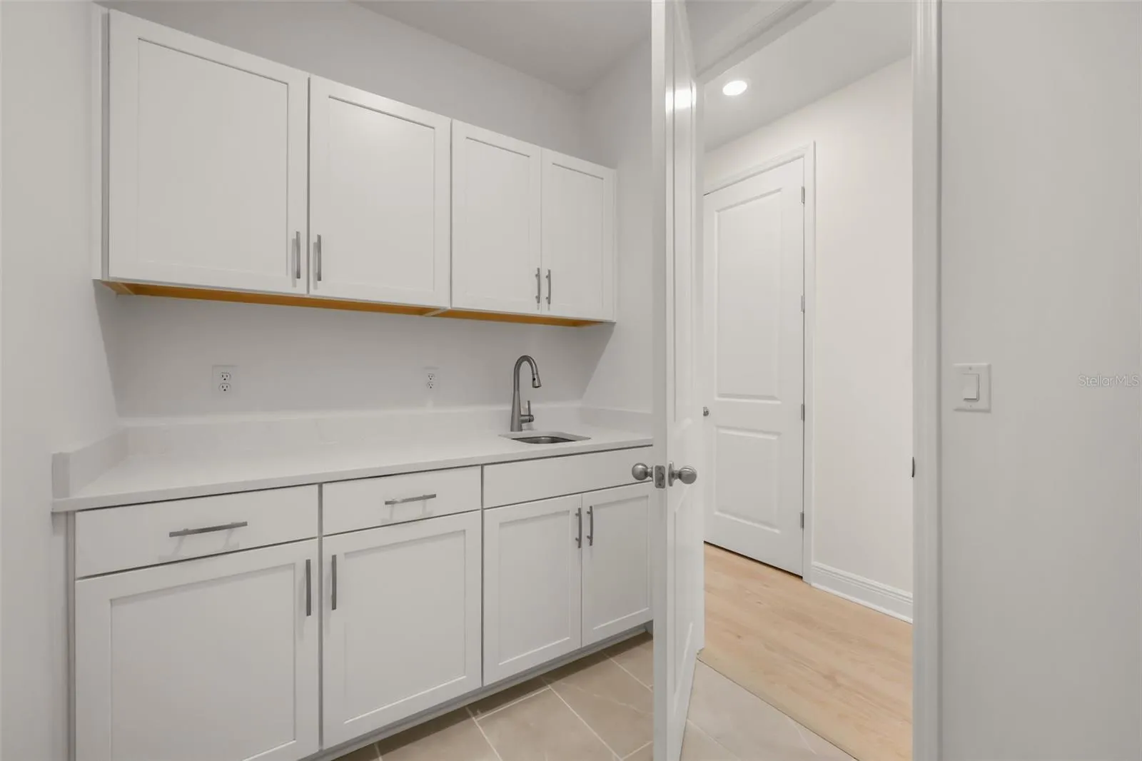 2nd floor laundry room