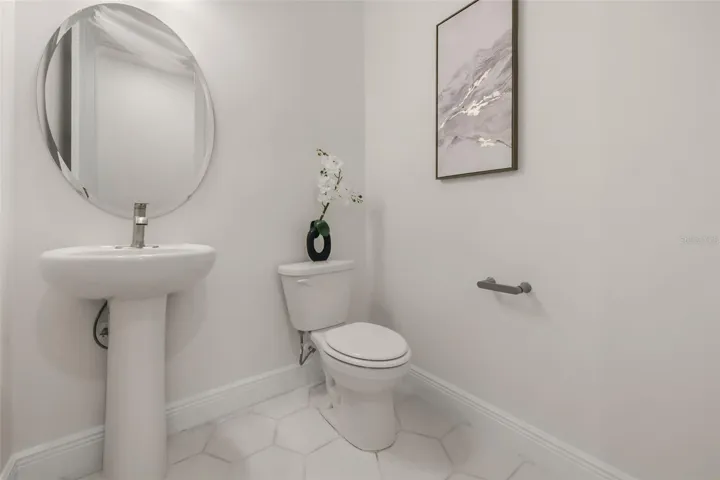 Front hallway half bath