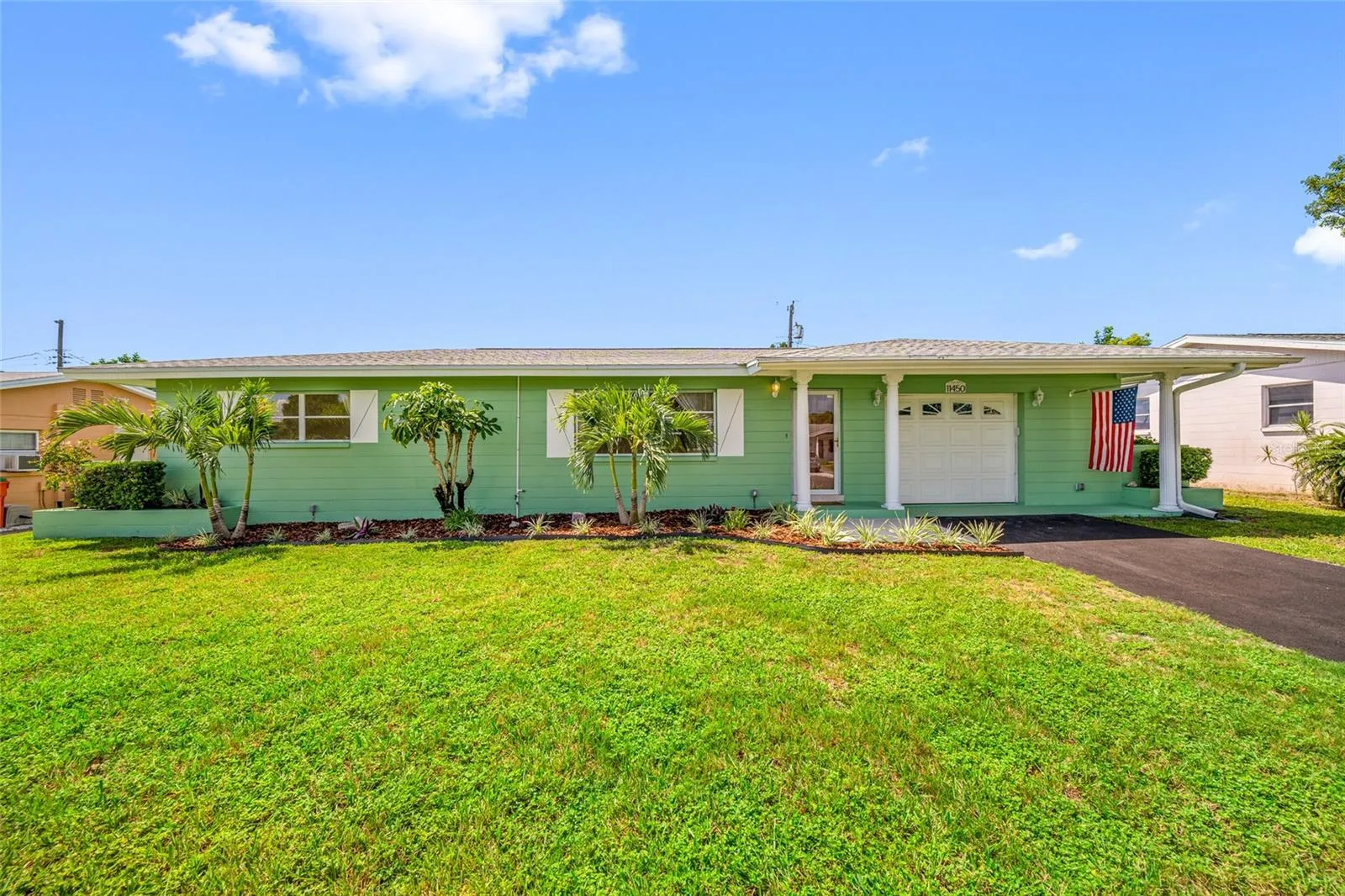 Welcome to 11450 80th Ave Seminole, Florida 33772.