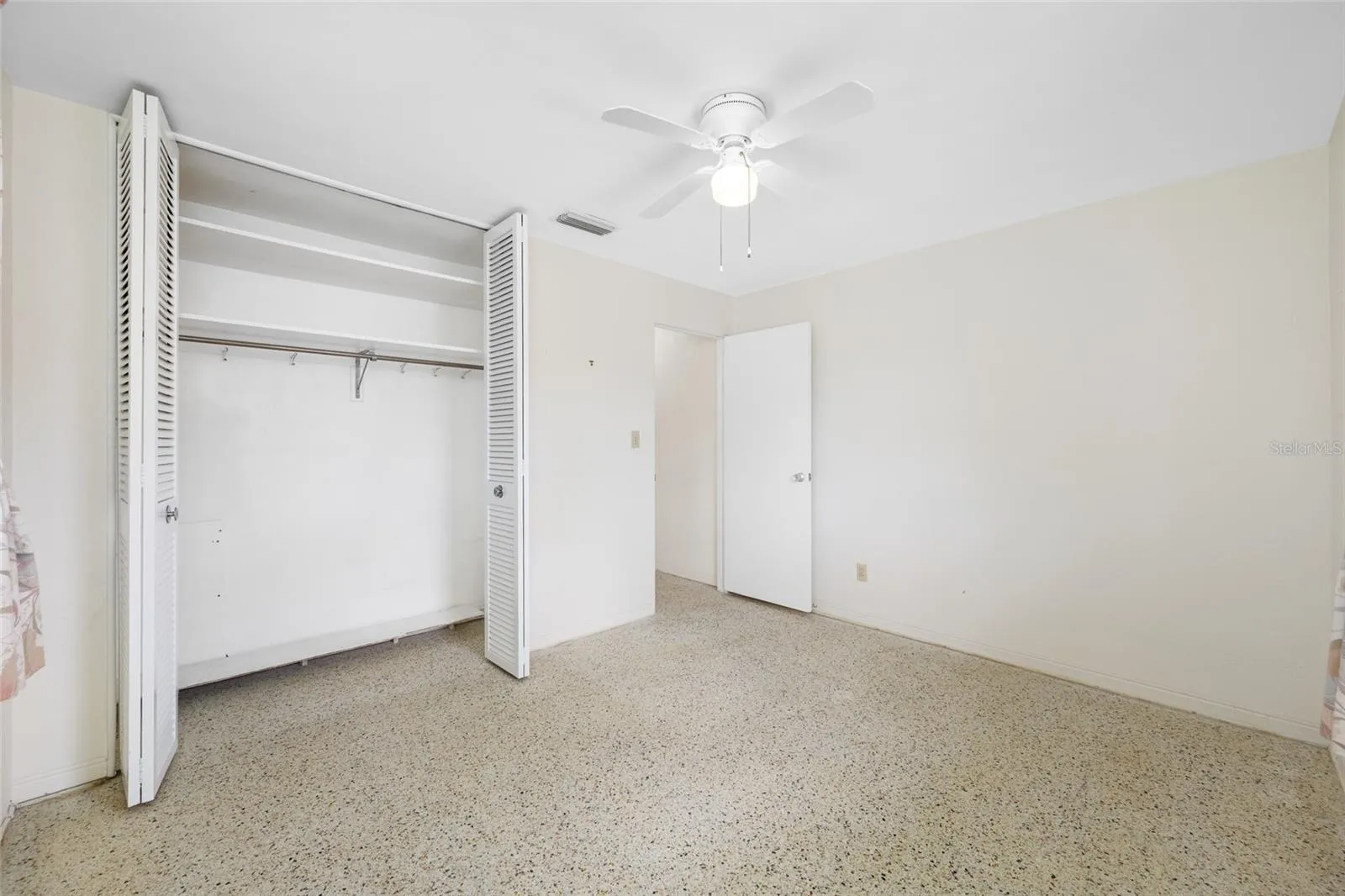 2nd/Guest Bedroom