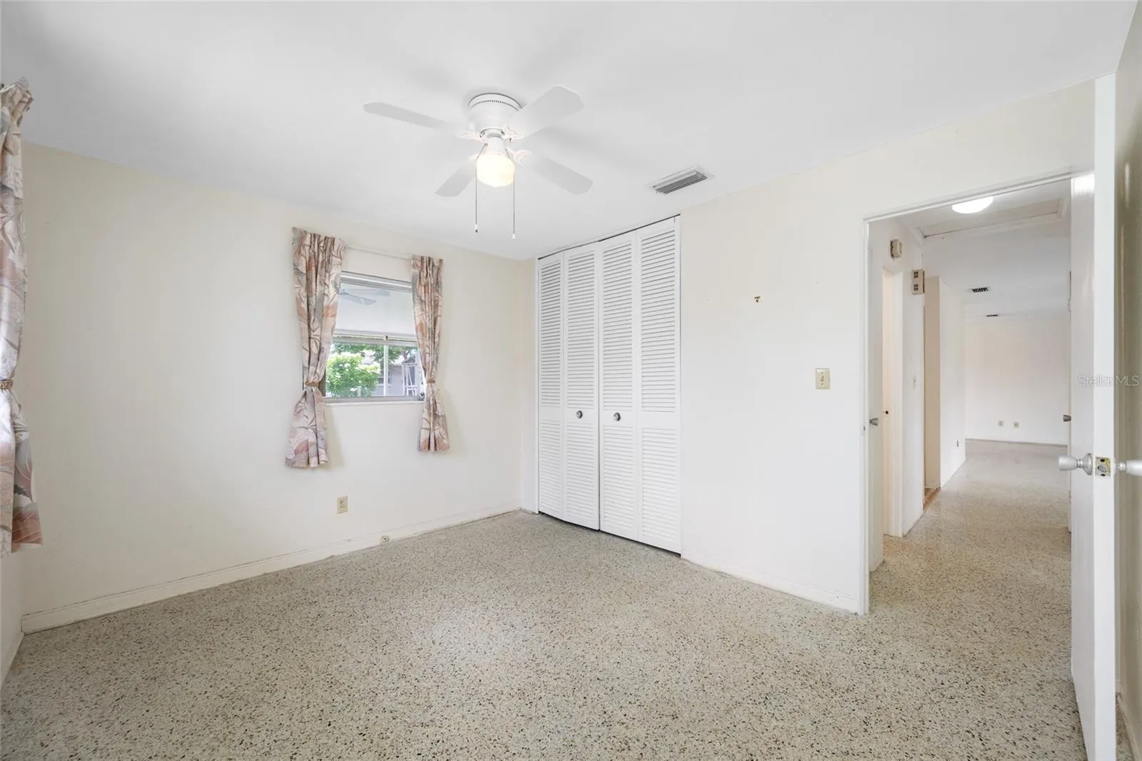 2nd/Guest Bedroom