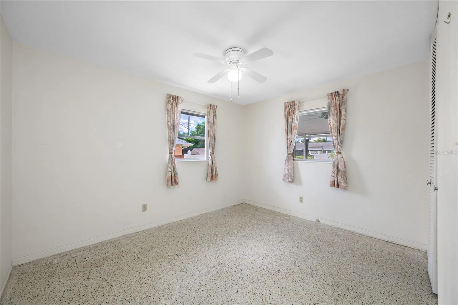 2nd/Guest Bedroom