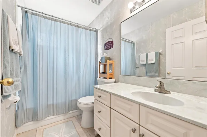 Bathroom 2/Guest Bathroom