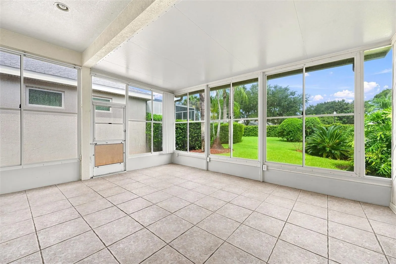 Oversized heated and Air conditioned Lanai