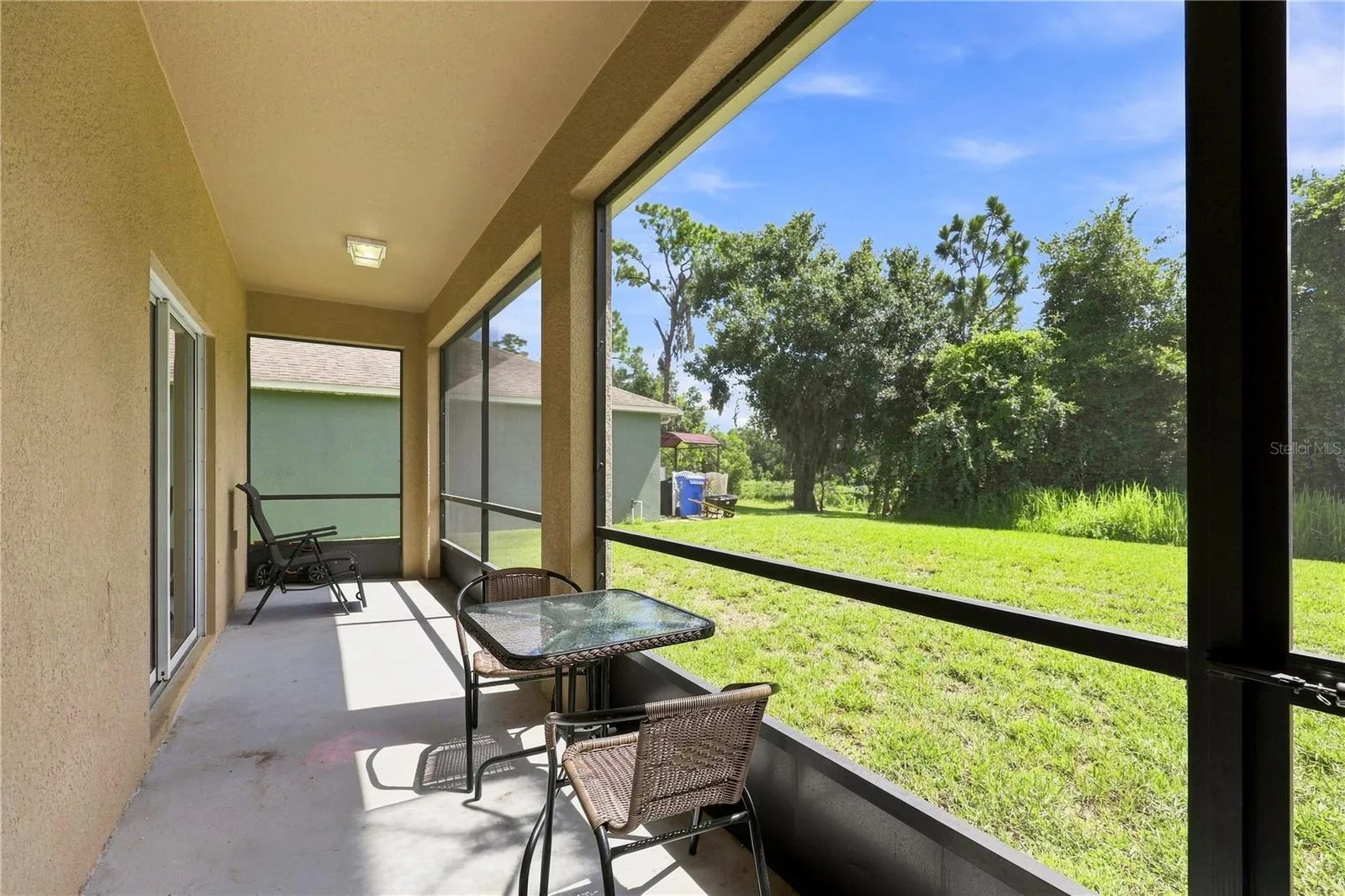 Long Screened Lanai