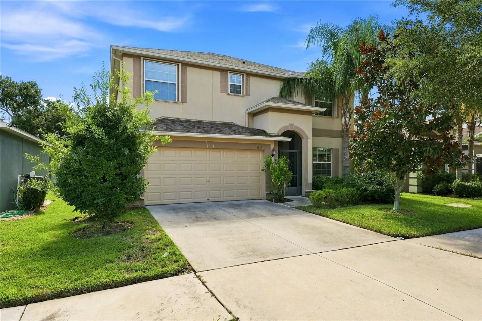 Ample driveway space for over 4 cars