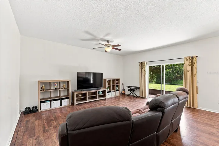 Huge entertainment area