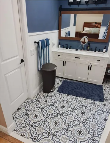 Walk in closet