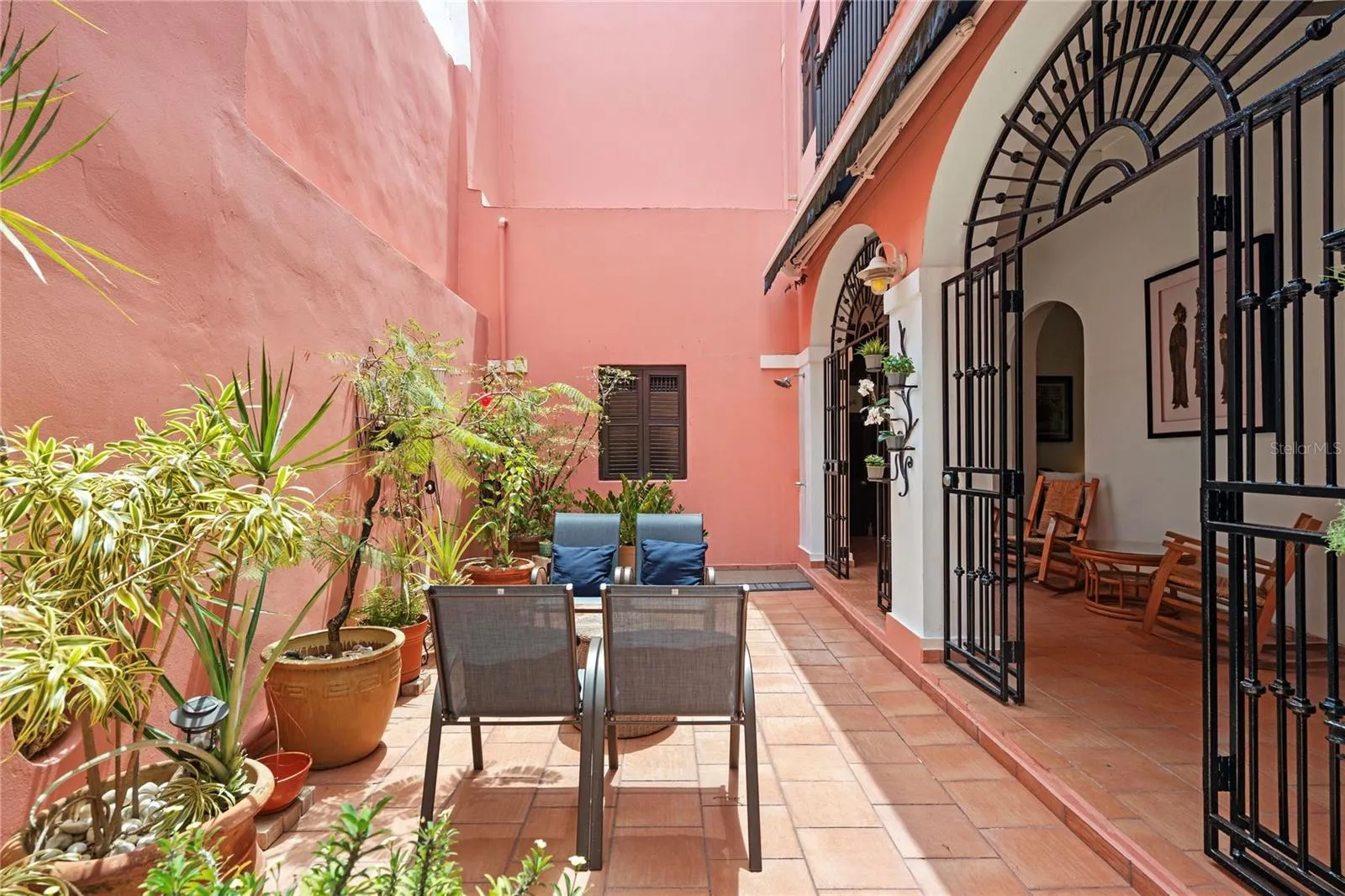 San Ildefonso A2 - Private Courtyard