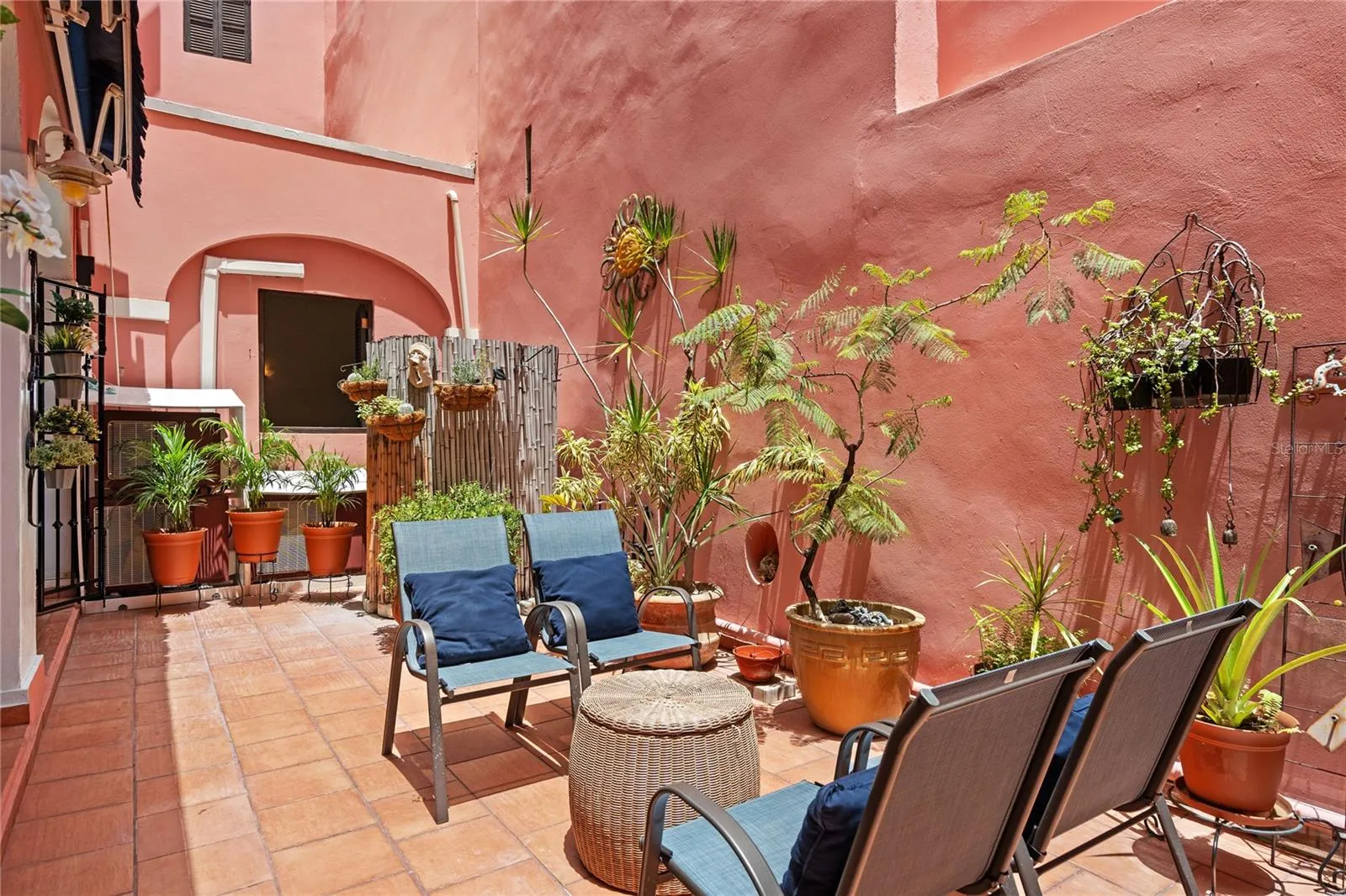 San Ildefonso A2 - Private Courtyard