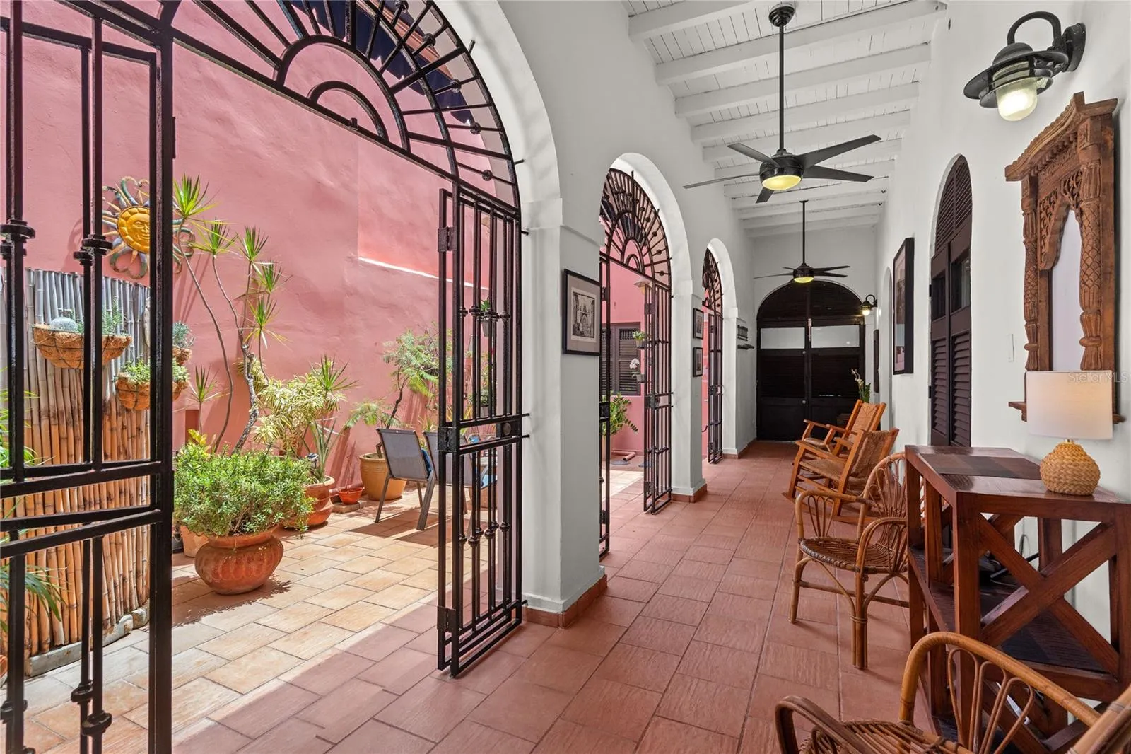 San Ildefonso A2 - Galeria & Courtyard