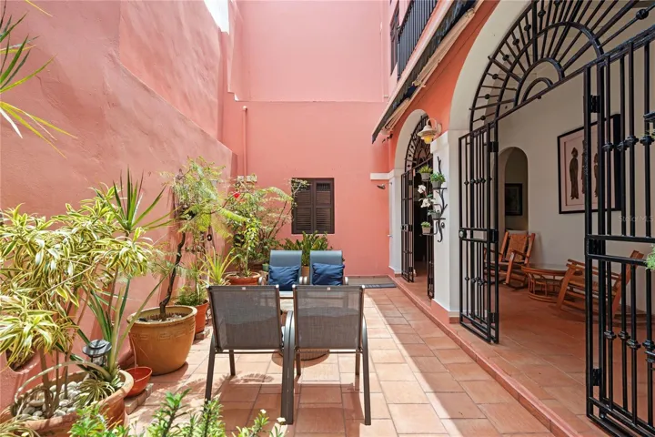 San Ildefonso A2 - Private Courtyard