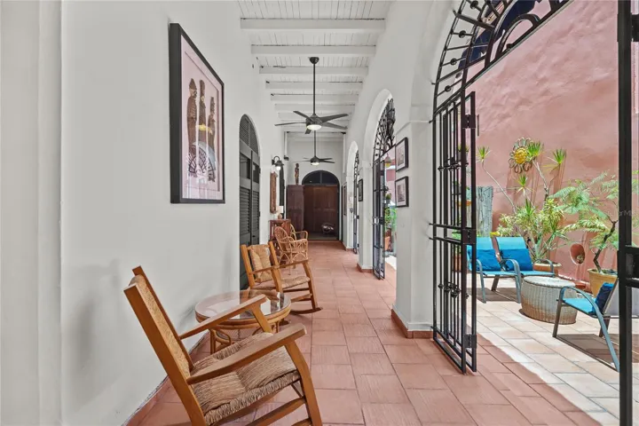 San Ildefonso A2 - Galería & Courtyard