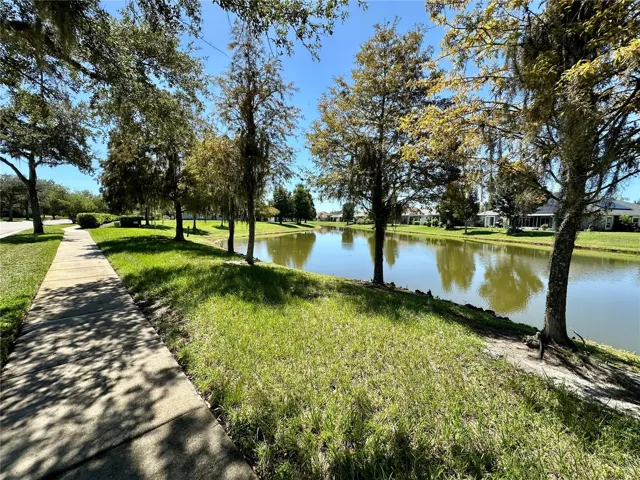 Beautiful neighborhood to walk in!