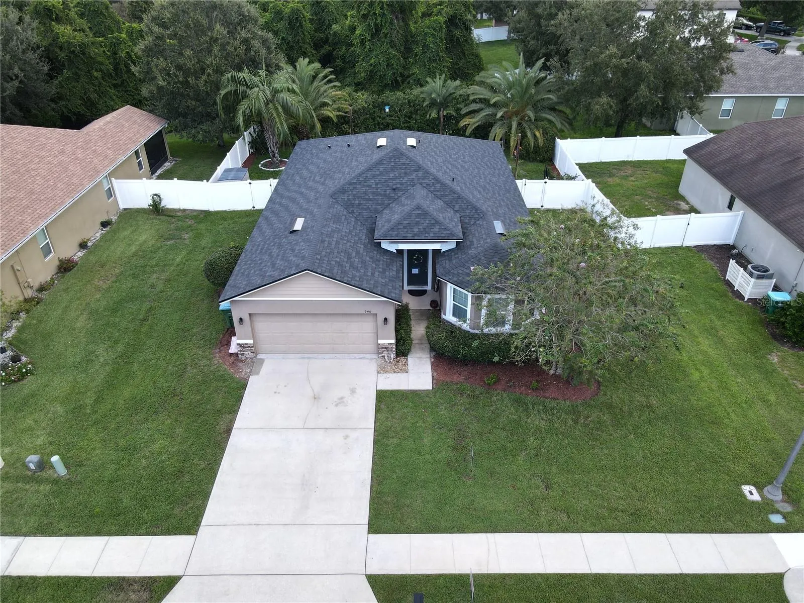 940 Fallbrooke Ave with brand new roof