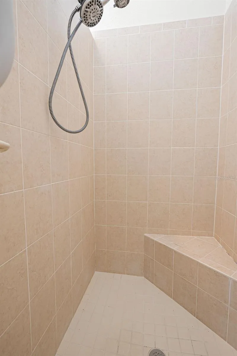 Primary en-suite