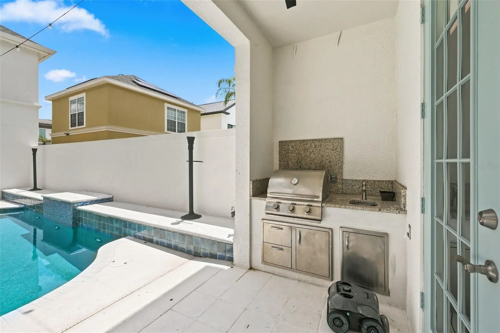 Outdoor Summer Kitchen Gas Grill