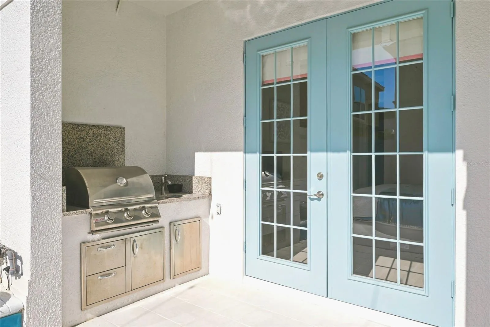 Outdoor Summer Kitchen