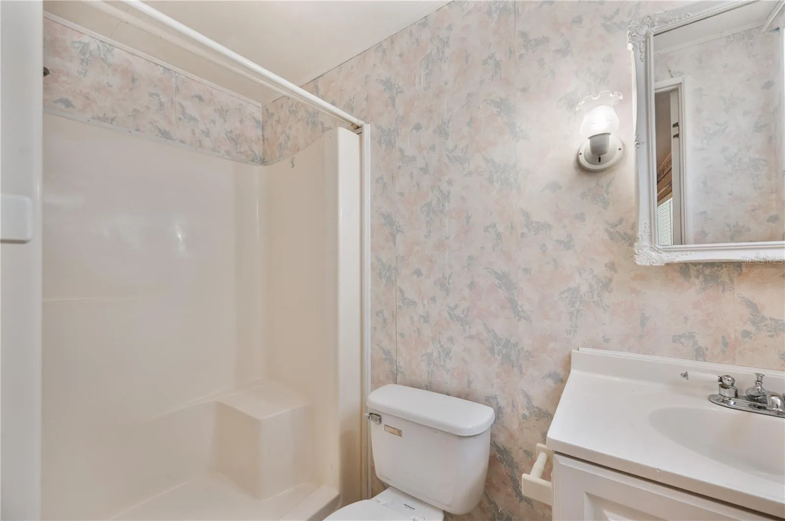 Primary bathroom ensuite