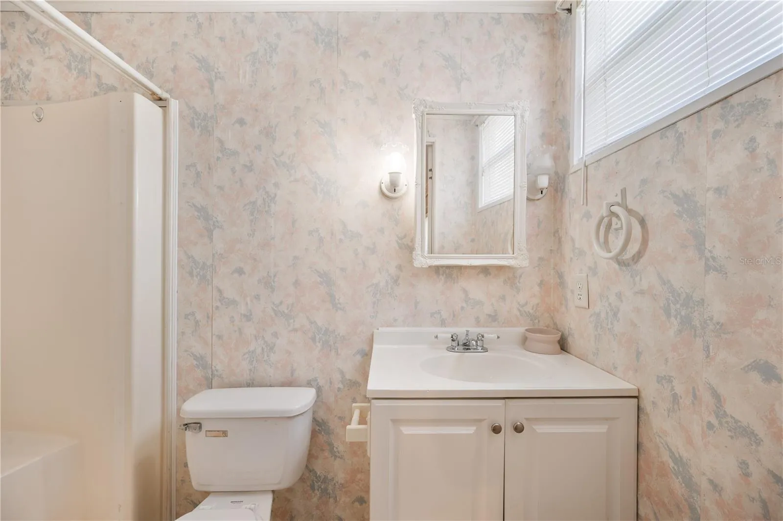 Primary bathroom ensuite