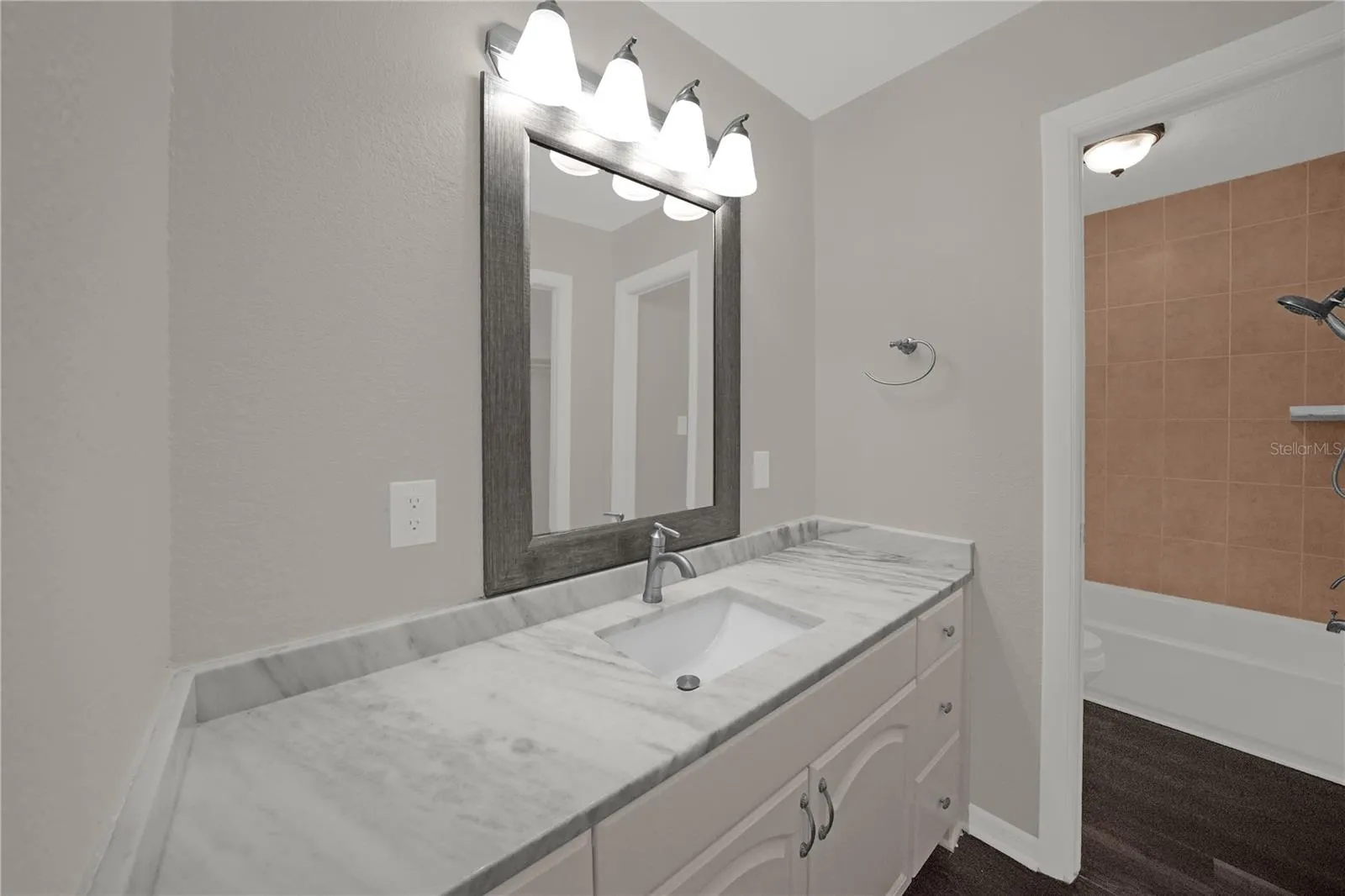 Primary Ensuite Bath