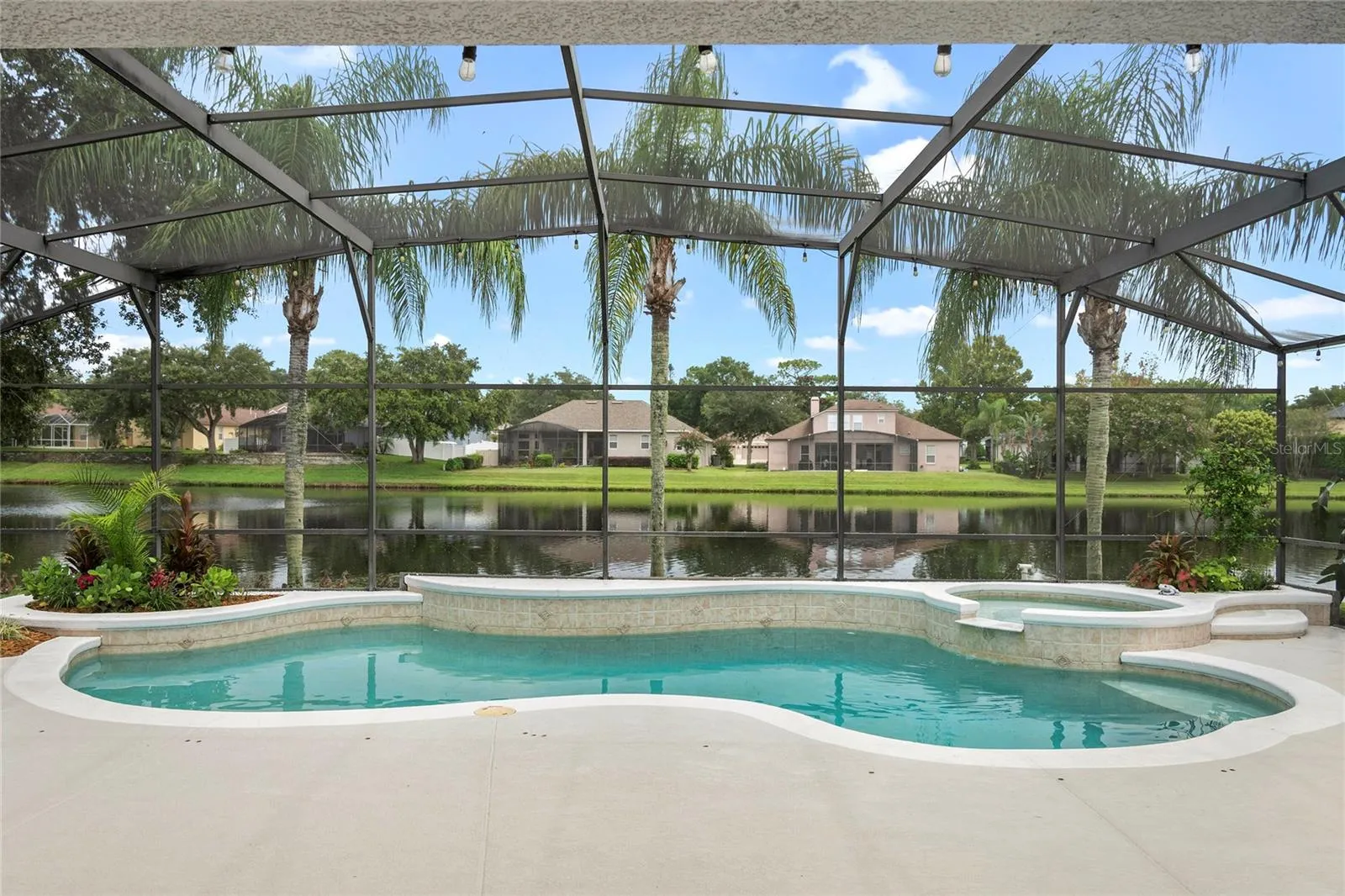 pool to water view- spectacular!