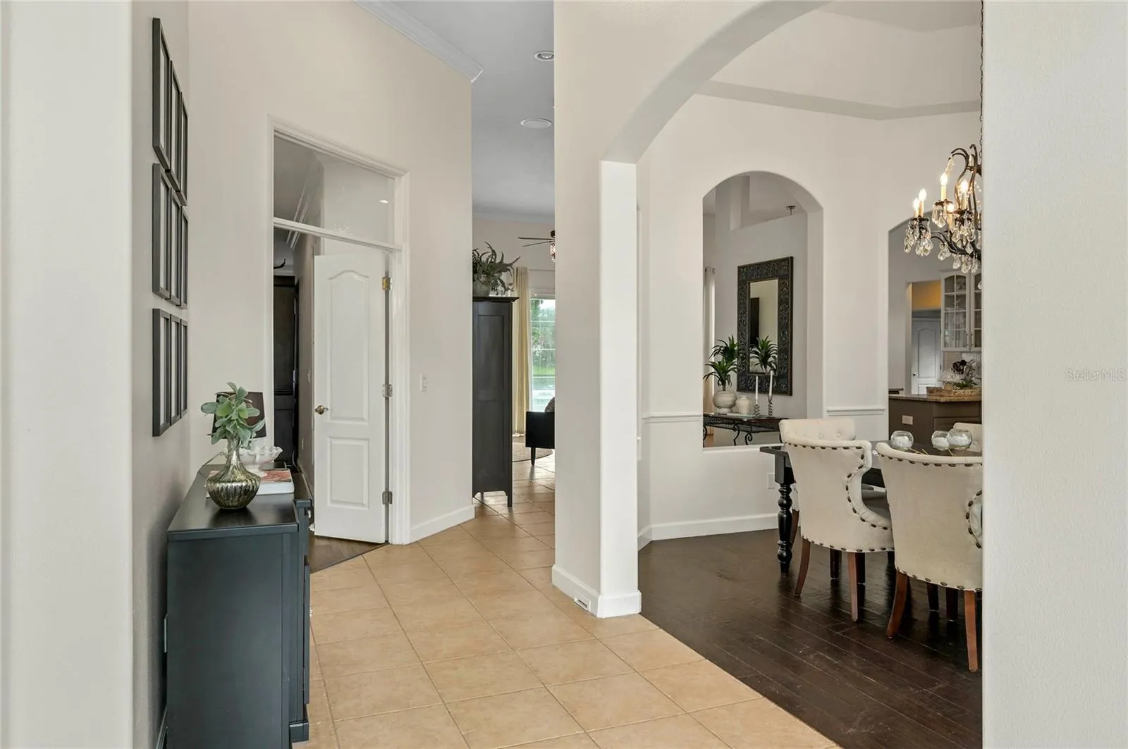 entry to dining and primary