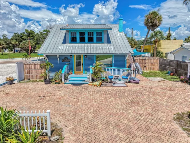 Historic 1917 Bungalow in the Heart of Englewood
