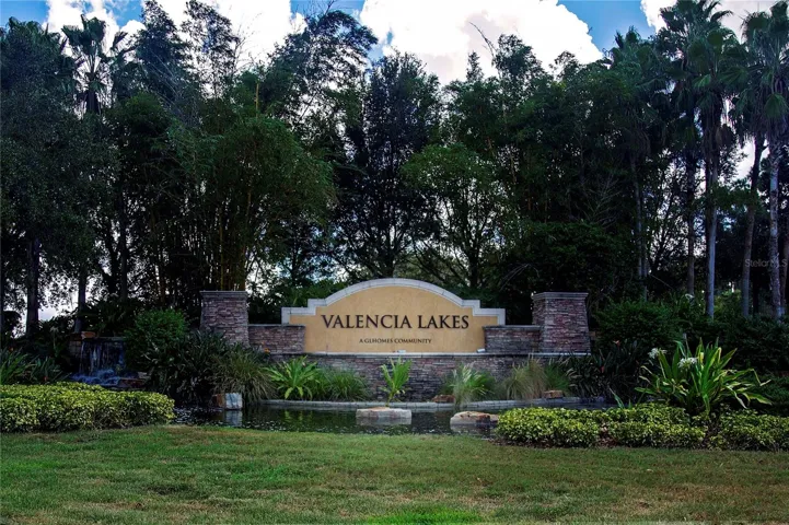 Welcome to Valencia Lakes