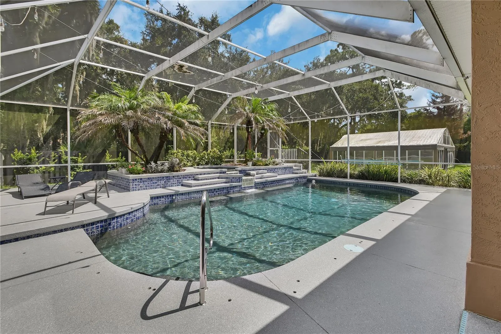 POOL / NEW SHARK COATING ON ENTIRE OUTSIDE  POOLDECK