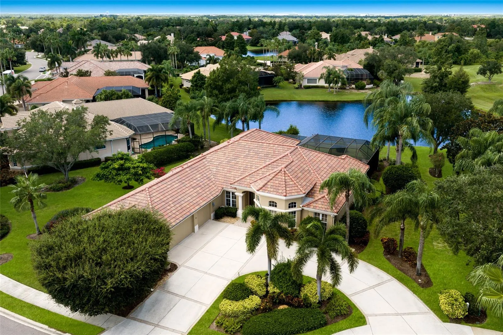 Large circular driveway