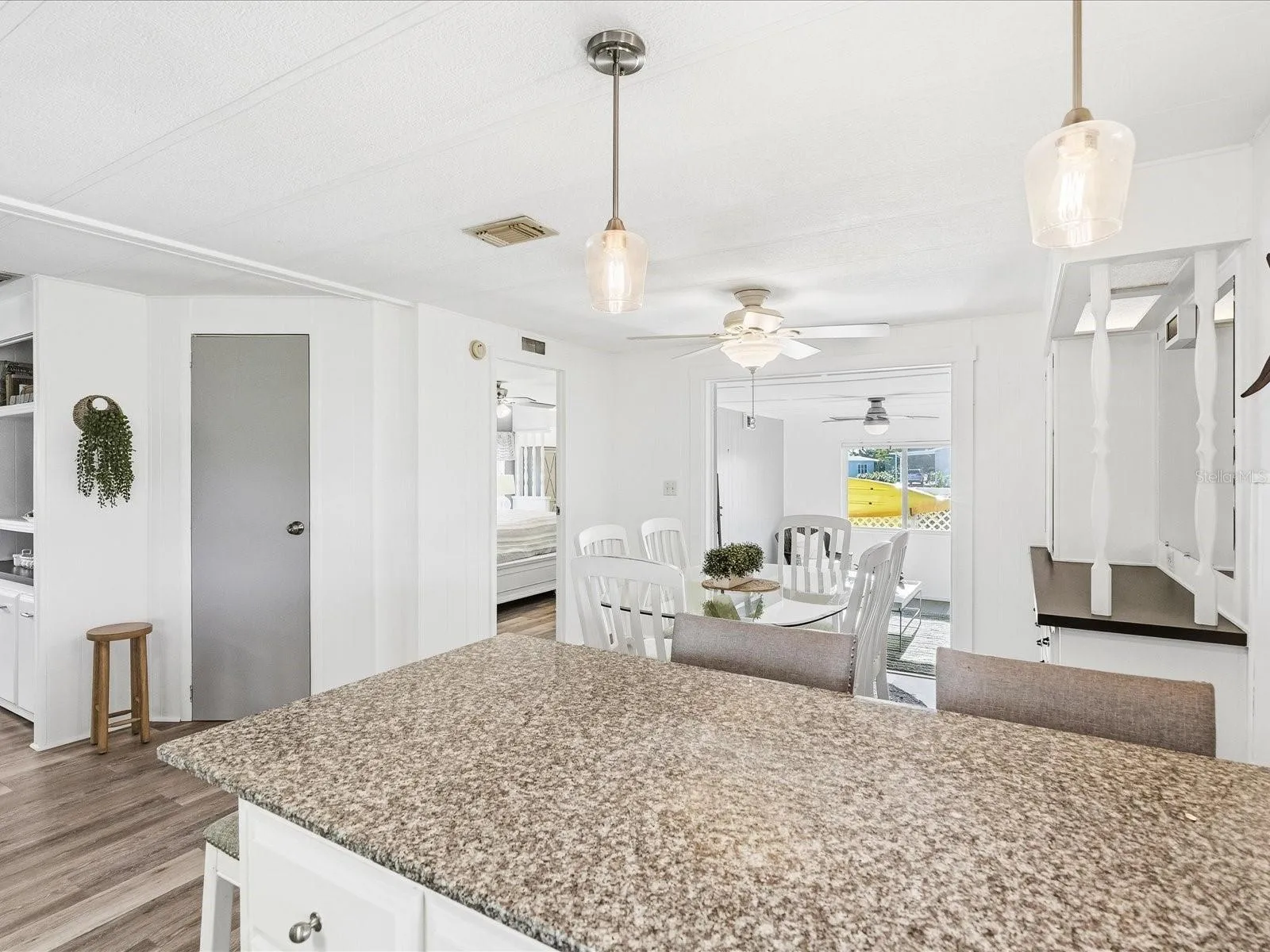 Kitchen / dining area