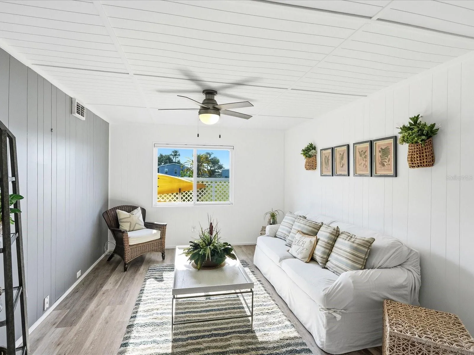 Seating room