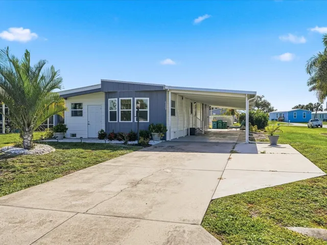 Front of 6324 Sparrow Ln