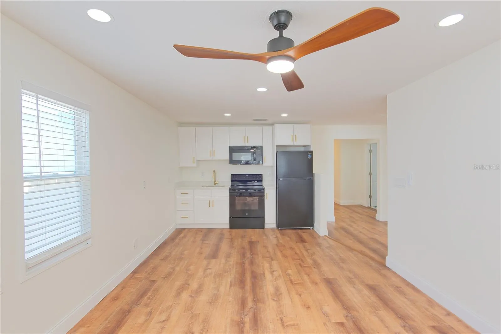 Apt Kitchen