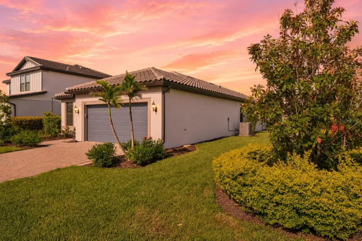 Front Corner Lot